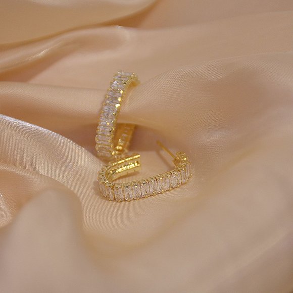 NEW 14K Gold Plated Baguette Diamond Hoop Earrings - Picture 6 of 7